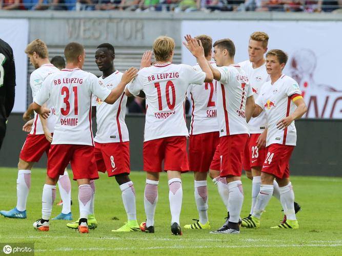 aoa体育课程-包含门兴主场失利，波尔多足球队表现出色的词条