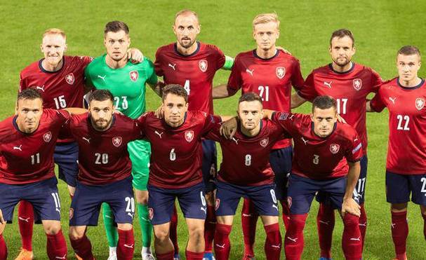 aoa体育教练-英格兰主场惨败克罗地亚，小组出线悬念增加的简单介绍