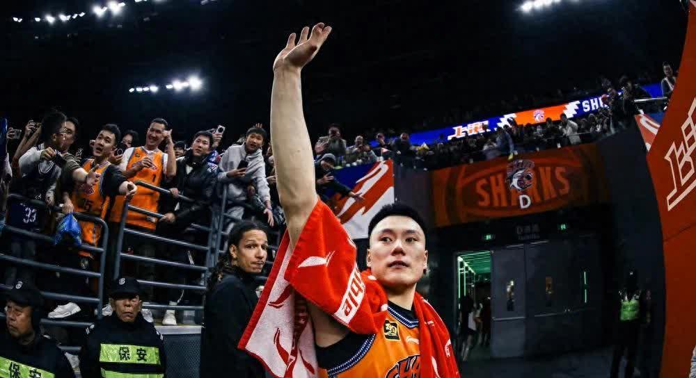 上海男篮实力强劲,一举击败对手夺得胜利的简单介绍 上海男篮实力强劲,一举击败对手夺得胜利的简单介绍