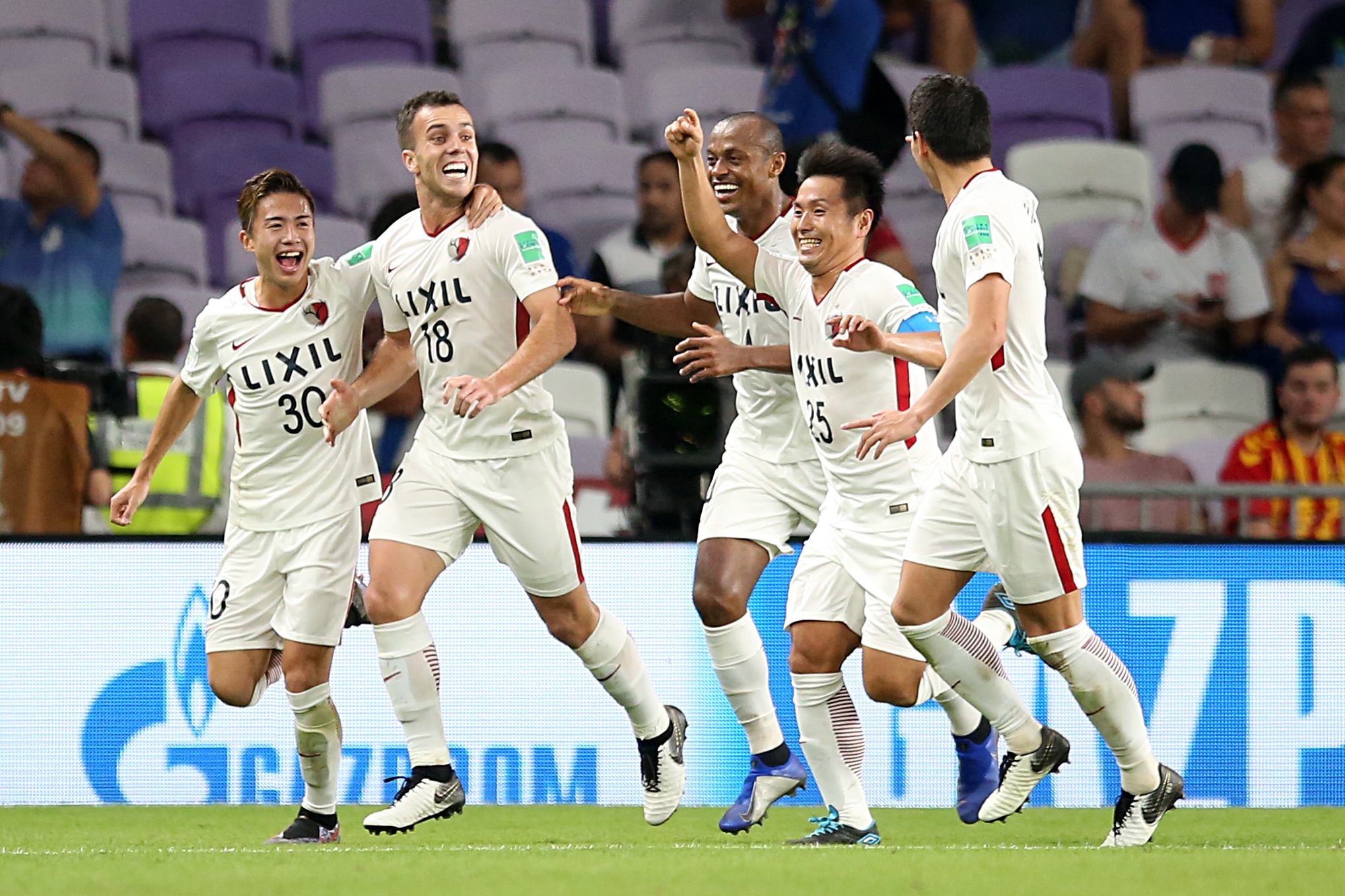 aoa体育培训-鹿岛鹿角外援训练状态火热，世俱杯淘汰赛关键战的简单介绍