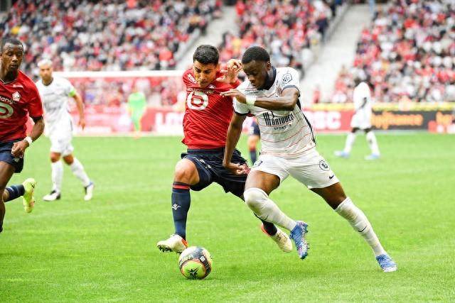 亚洲足球激战继续,豪门一决高下的简单介绍 亚洲足球激战继续,豪门一决高下的简单介绍