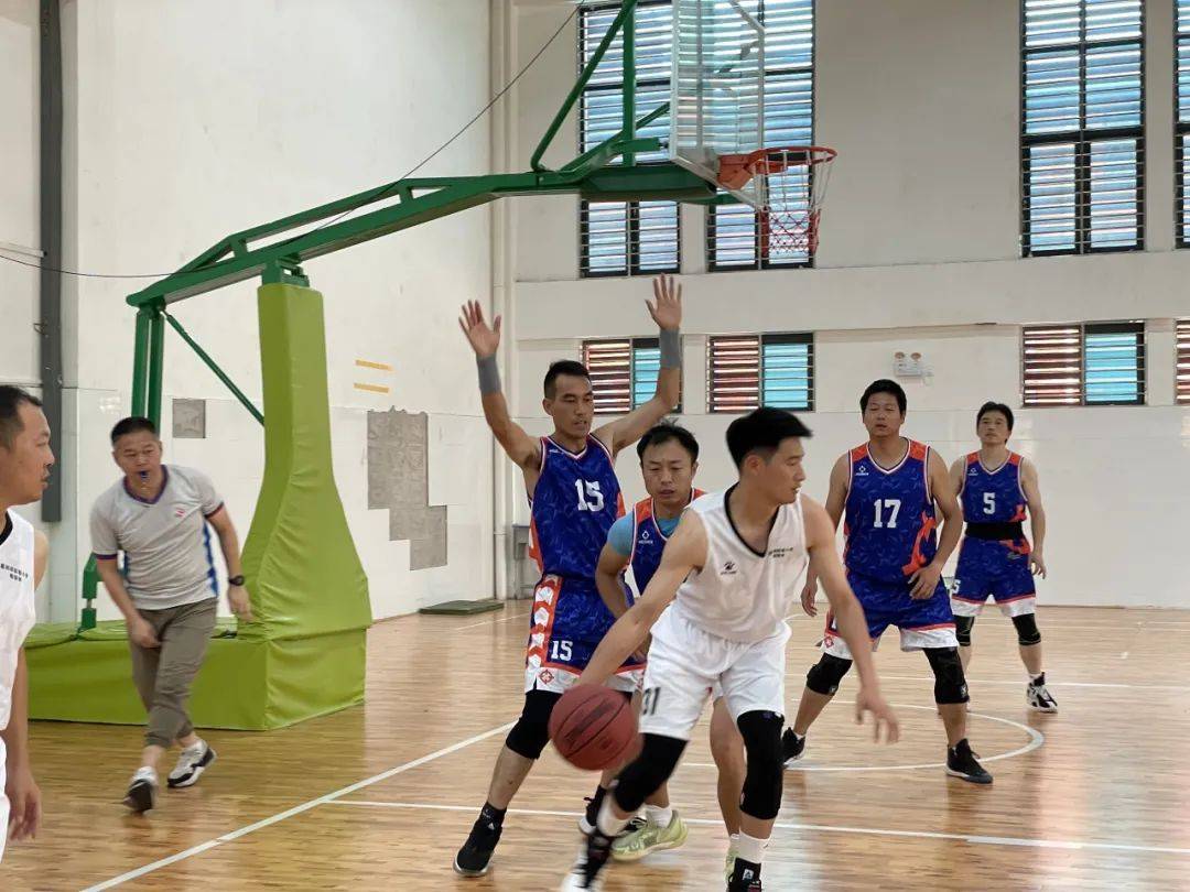 包含精彩比赛背后的故事，球队内幕曝光的词条