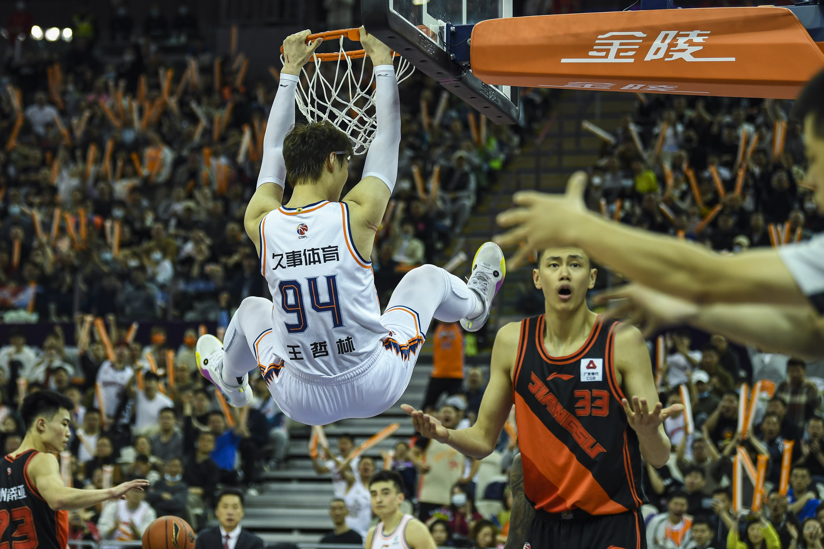 精彩扣篮集锦,点燃球迷热情的简单介绍 精彩扣篮集锦,点燃球迷热情的简单介绍