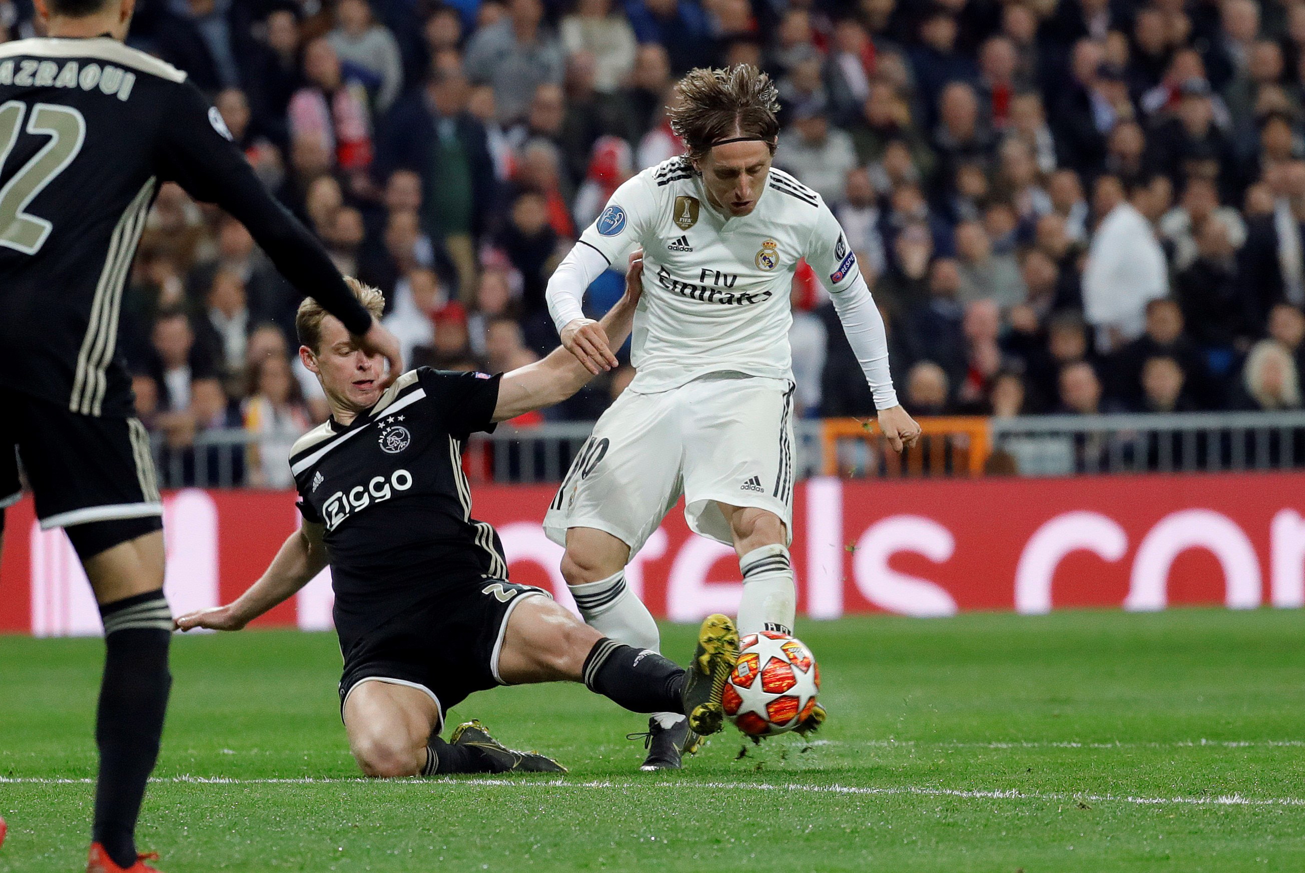 aoa体育视频-阿贾克斯惊险晋级，罗杰斯压哨破门救主的简单介绍