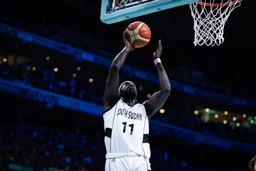 aoa体育馆-金队外线高效投篮，全场发挥稳定