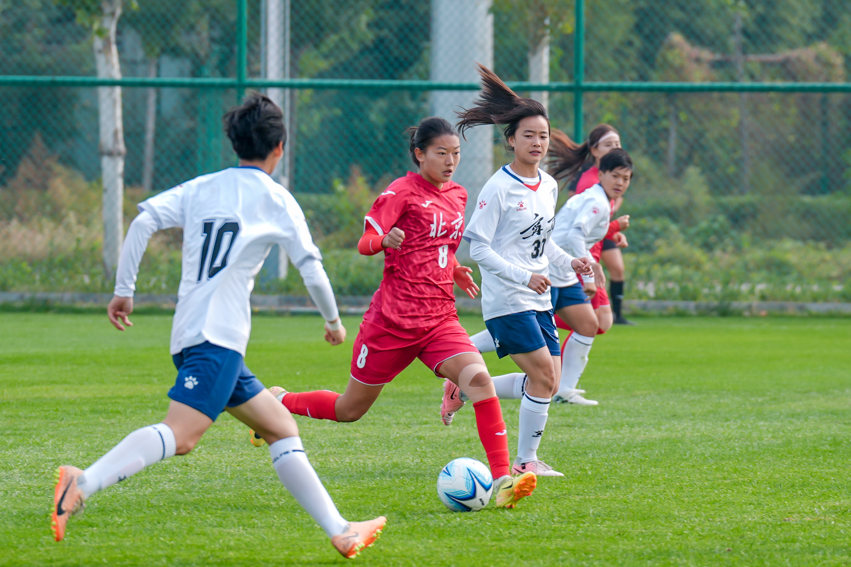 aoa体育官网-包含热门足球新闻：女子比赛中的精彩进球！的词条