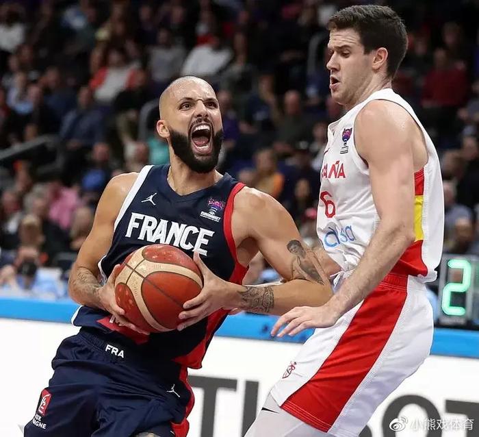 欧锦赛球队争夺胜利，胜负扑朔迷离的简单介绍