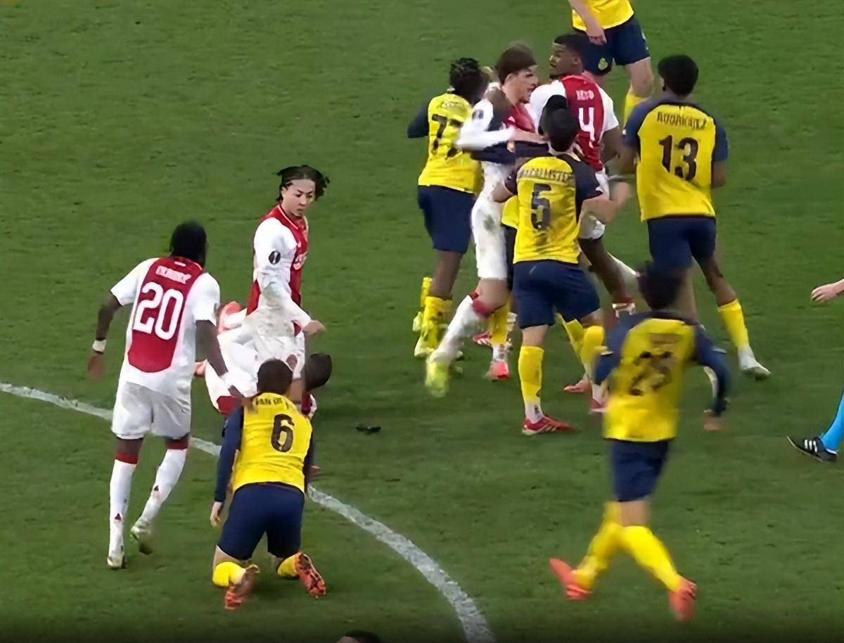 aoa体育培训-阿贾克斯成功晋级，决赛中将争夺欧洲足球锦标