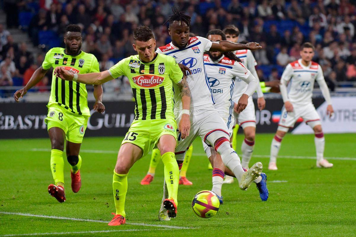 包含昂热主场不敌里昂,法甲表现低迷的词条 包含昂热主场不敌里昂,法甲表现低迷的词条