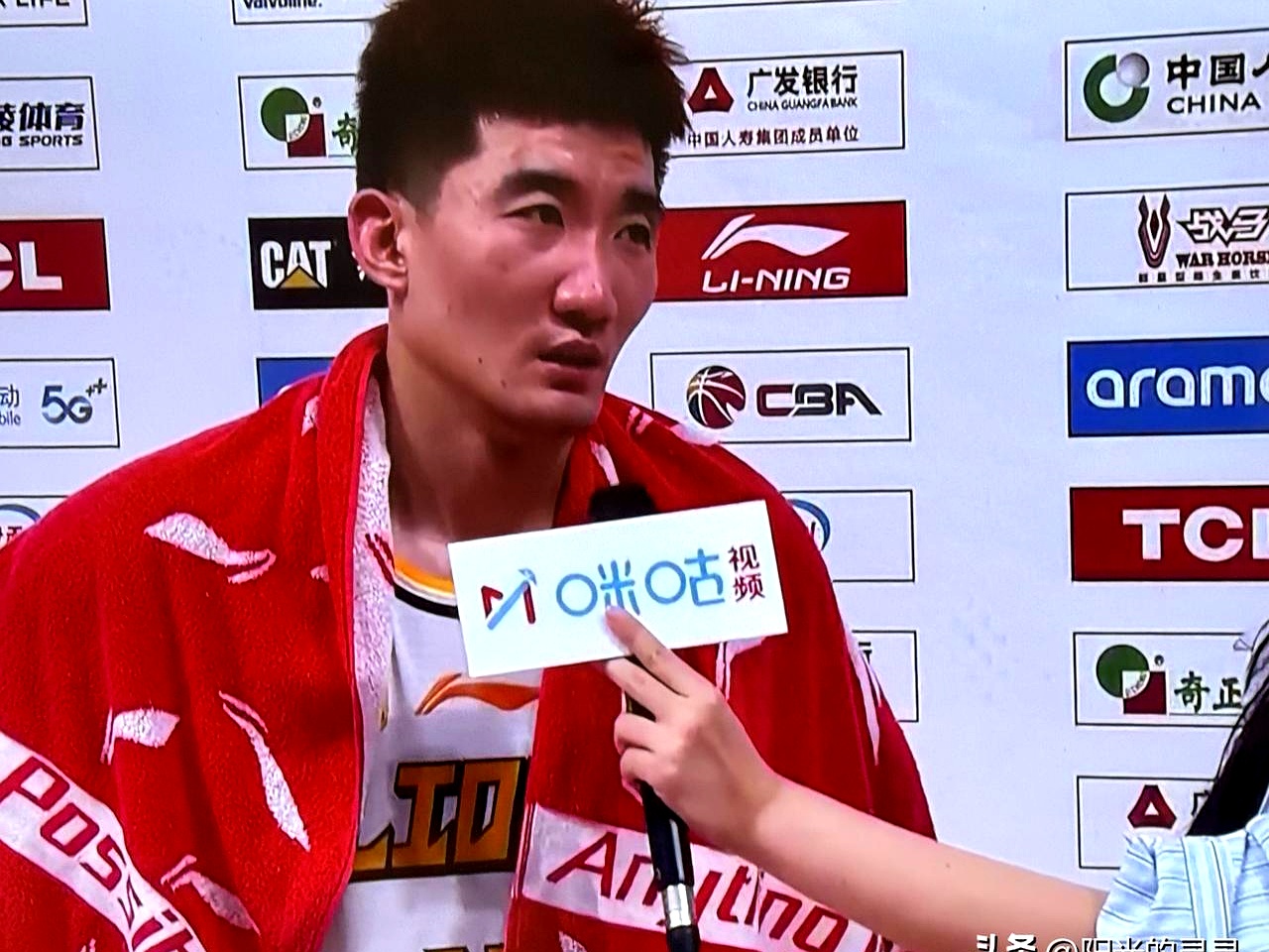 包含孙铭徽手感爆棚,带领山东男篮大胜广东宏远的词条 包含孙铭徽手感爆棚,带领山东男篮大胜广东宏远的词条