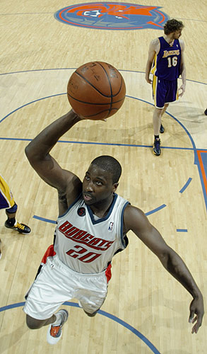 aoa体育课程-山猫队年轻球员展现潜力，引发关注