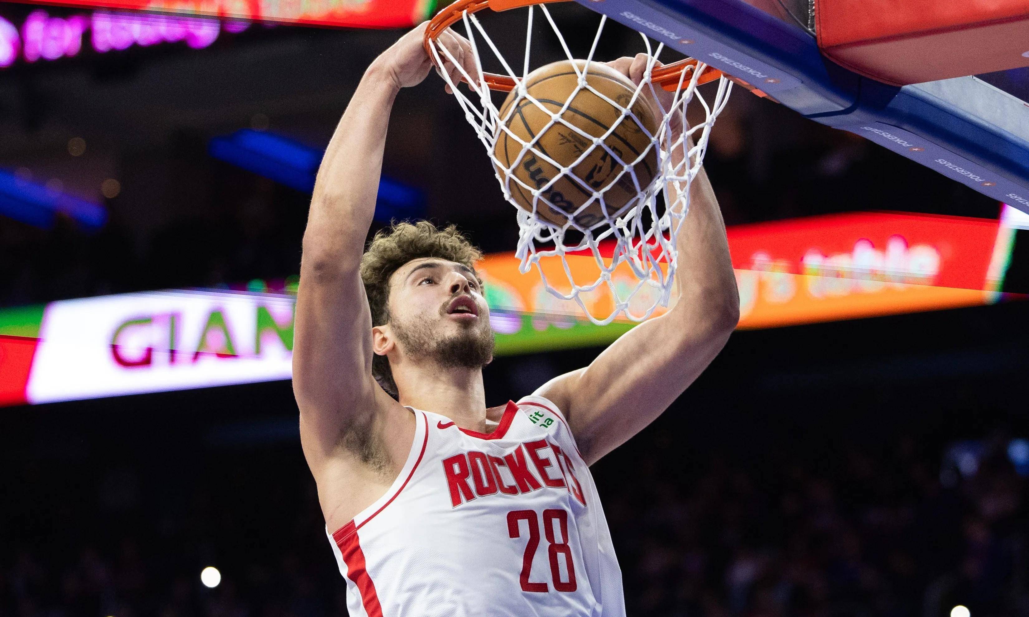 aoa体育培训-火箭球员表现出色