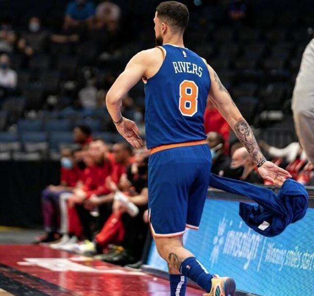 aoa体育视频-关于步行者惜败输球，贝兹利也盖帽表现精彩的信息