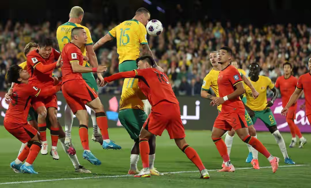 足球赛事频频上演惊险一幕,竞技水平不容小觑的简单介绍 足球赛事频频上演惊险一幕,竞技水平不容小觑的简单介绍