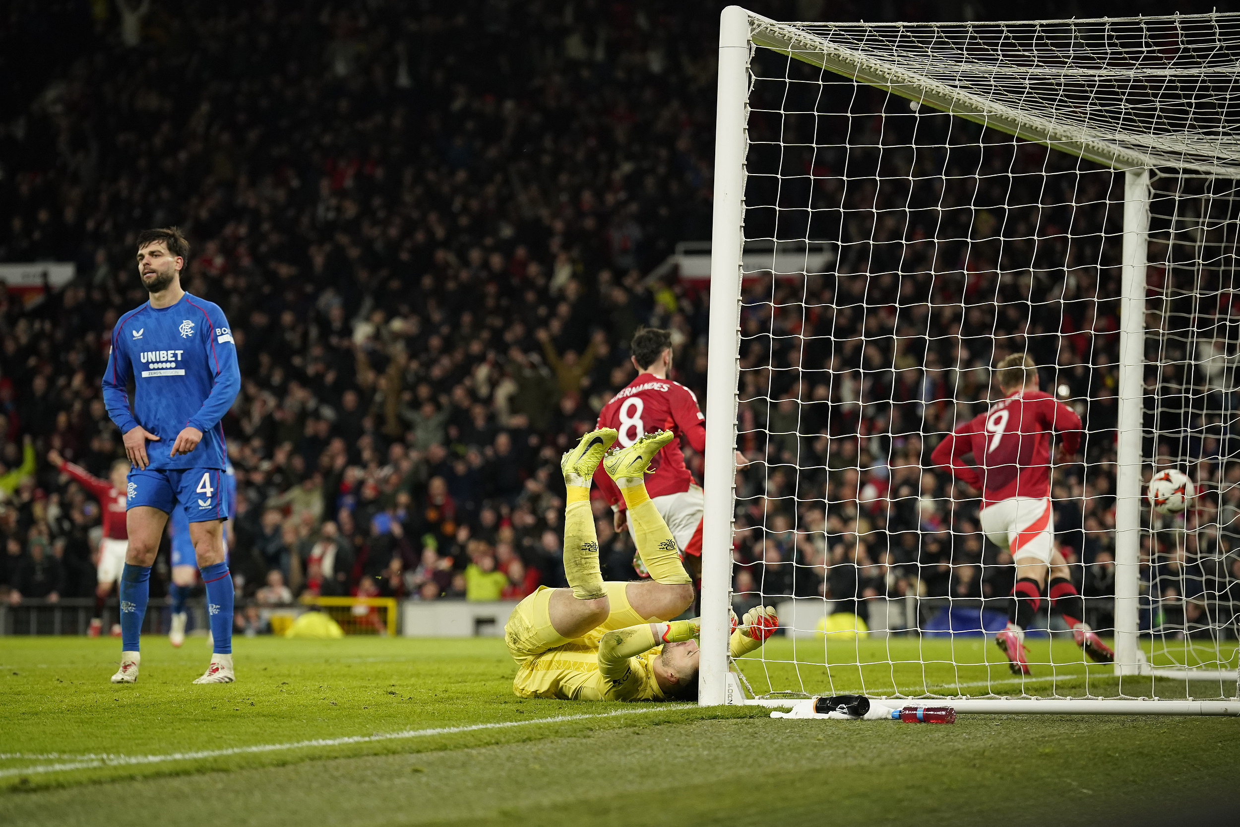 aoa体育课程-曼联发挥不佳，遭遇多场比赛连败